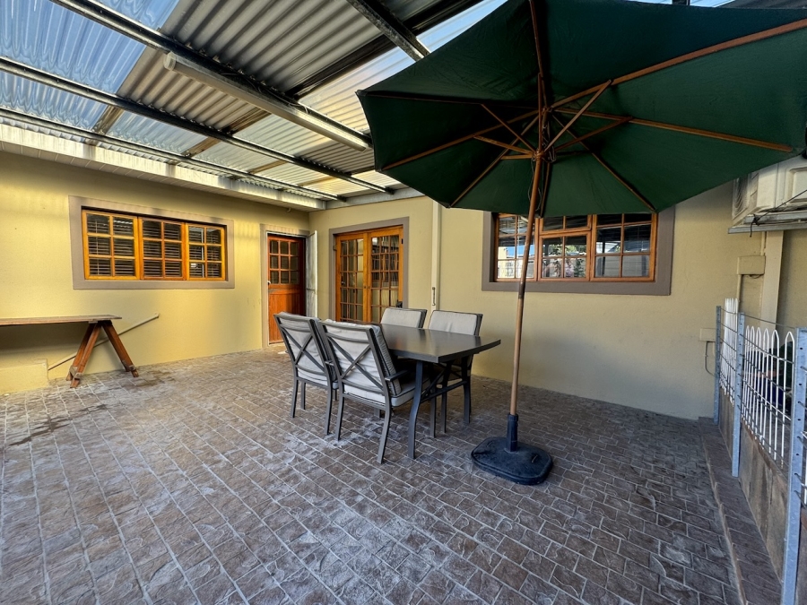 6 Bedroom Property for Sale in Haasendal Western Cape